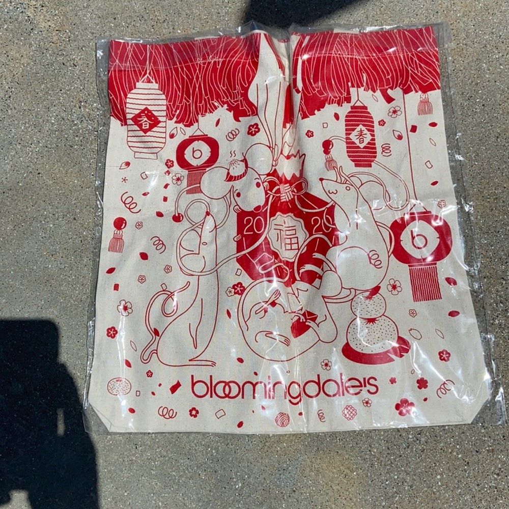 Bloomingdales lunar 2020 canvas tote used Preloved